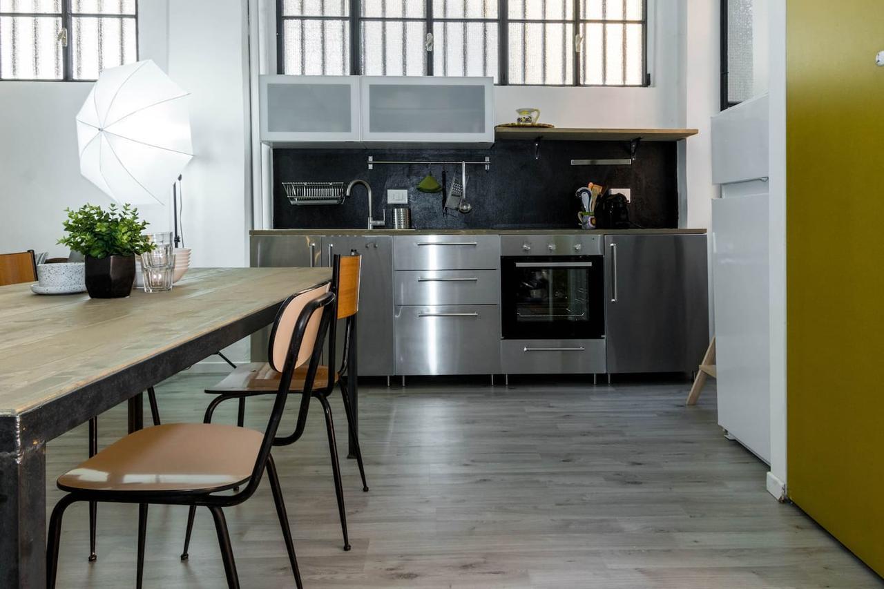 Joivy Exclusive Apt For 4 In Navigli Near Parks Milánó Kültér fotó
